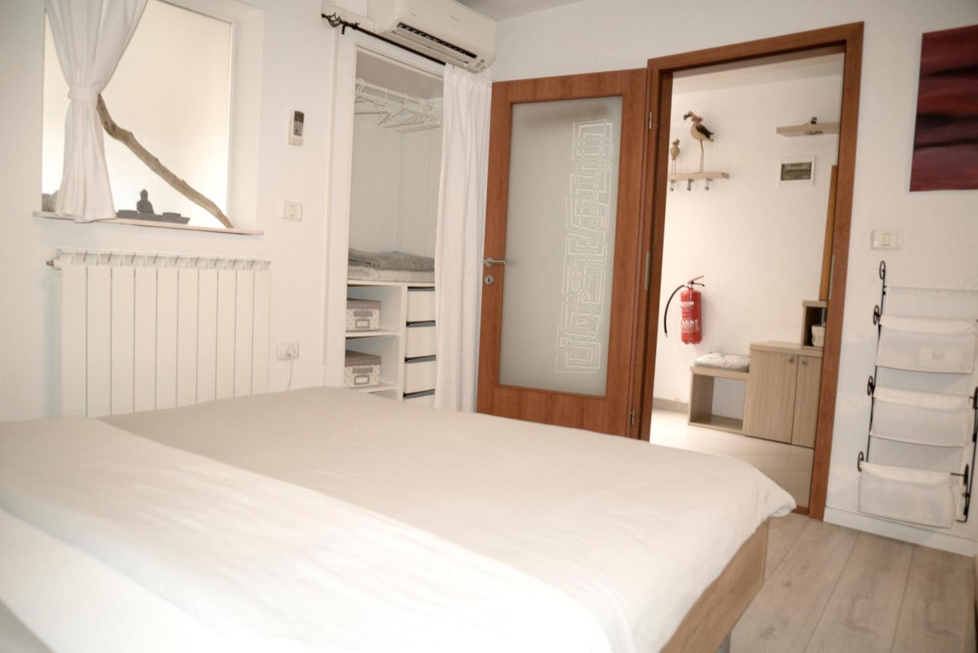 Medizen Apartment Ізола Екстер'єр фото